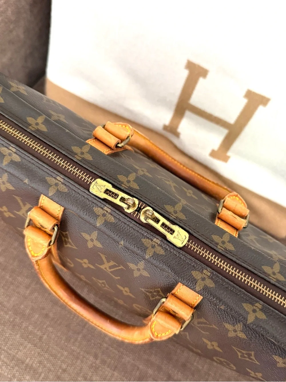Authentic Louis Vuitton Porte Documents Voyage unisex bag M53361 brown LV